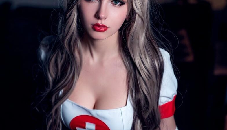 Hamshira rol o'ynashi jonli jinsiy aloqa translyatsiyalari